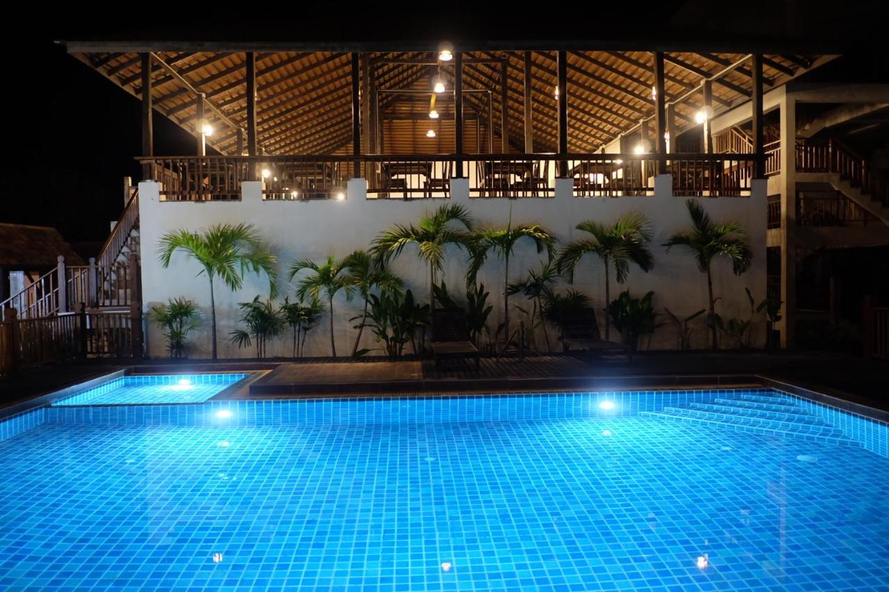 Rainforest Huahin Village Hotel Exterior photo